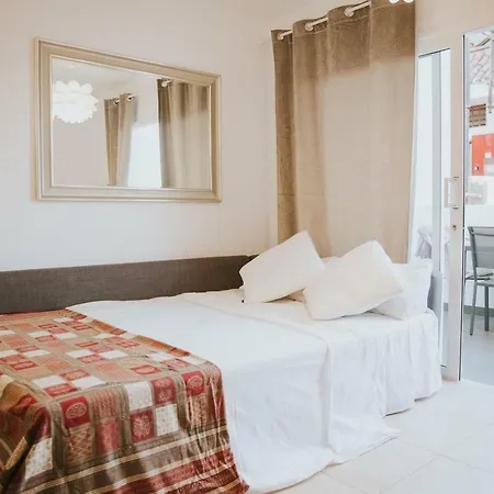 Nina Playa de las Américas